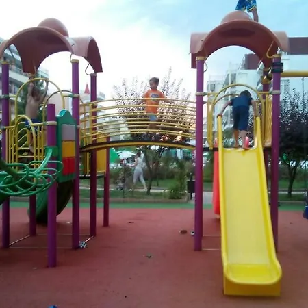 In Grand Kamelia 2 * Slăntjev Brjag