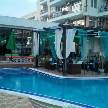 In Grand Kamelia 2 Slăntjev Brjag
